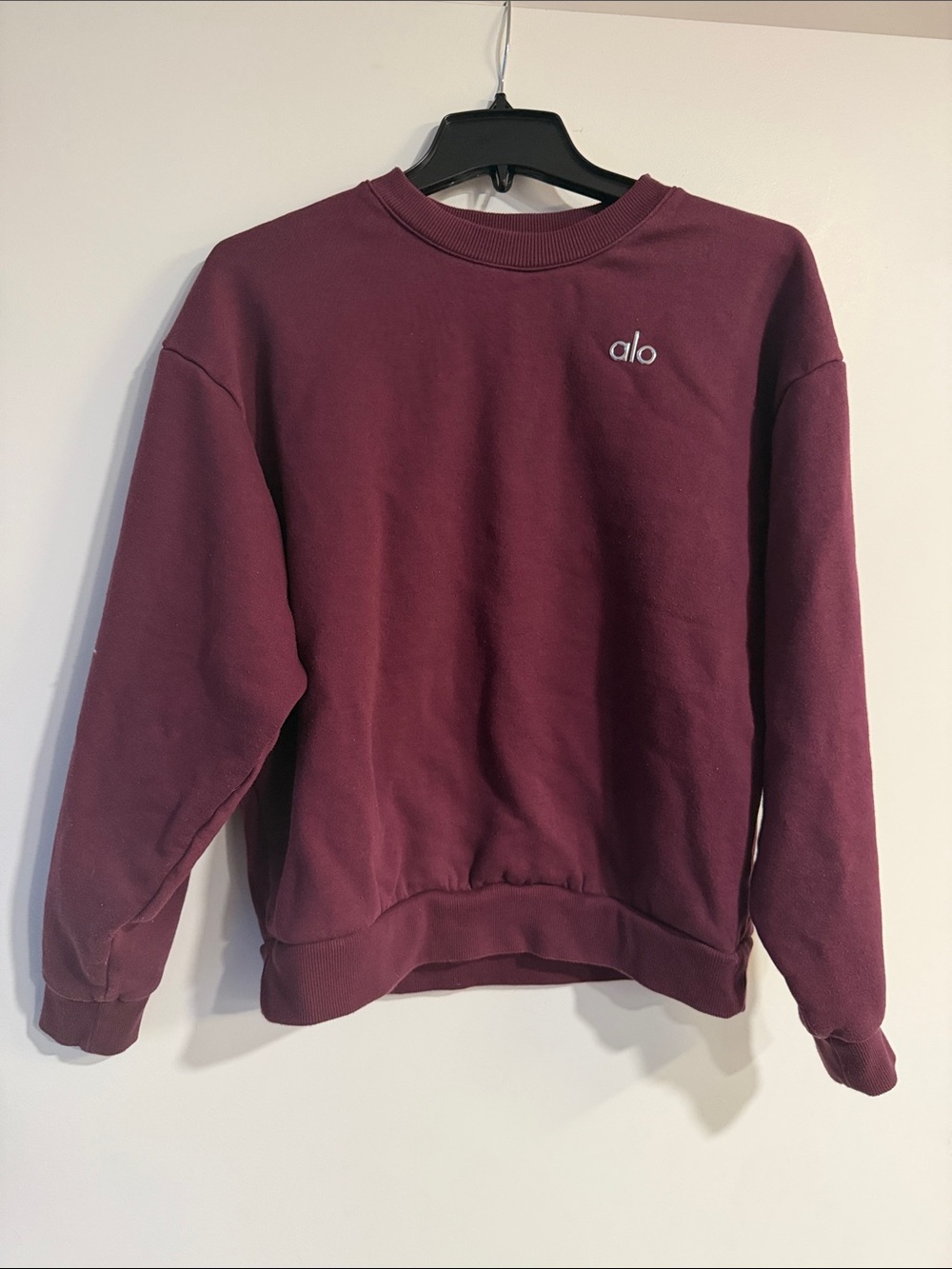 ALO Yoga women’s Crewneck Sweatshirt in Burgundy